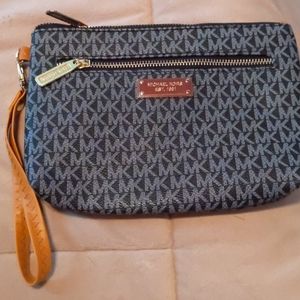 Michael kors wristlet